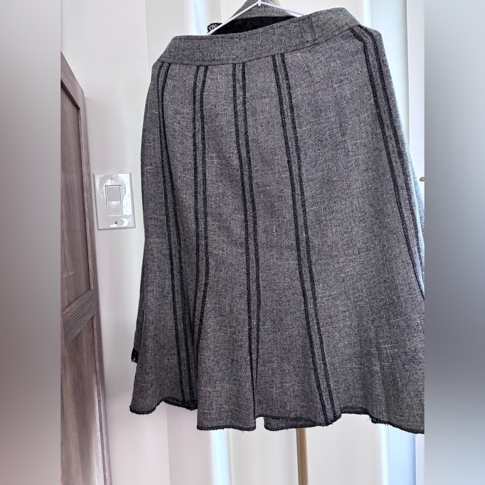 Chic Set - Women's Blazer & Skirt Set with Lace Detail - Picture 3 of 4